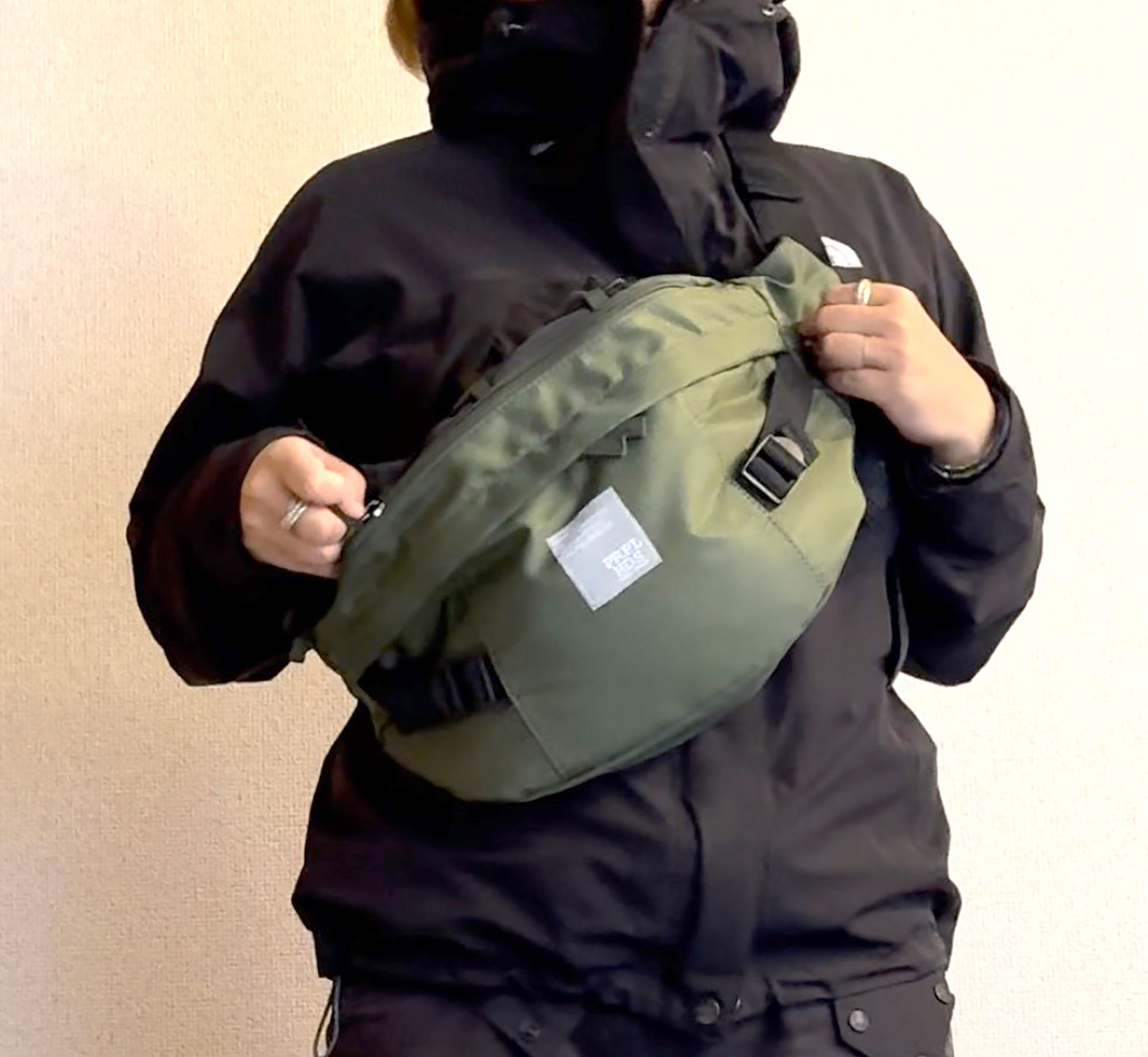 多機能ボディバッグ