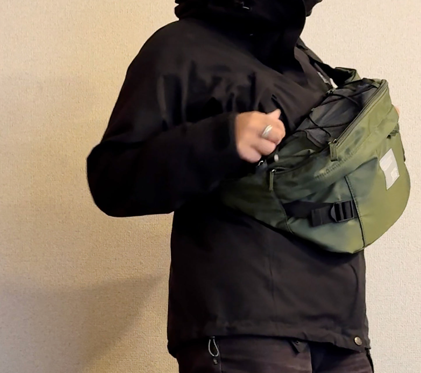 多機能ボディバッグ